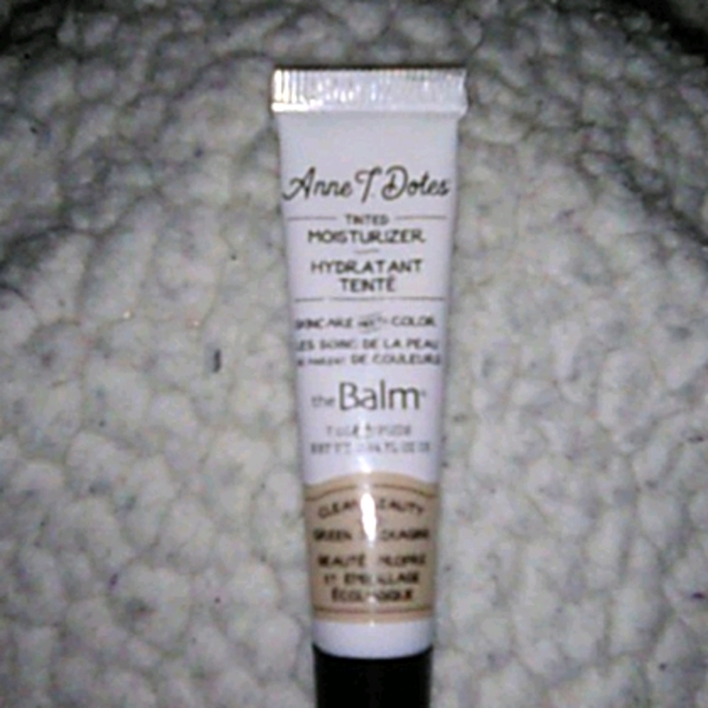 Anne t. Dotes tinted moisturizer
